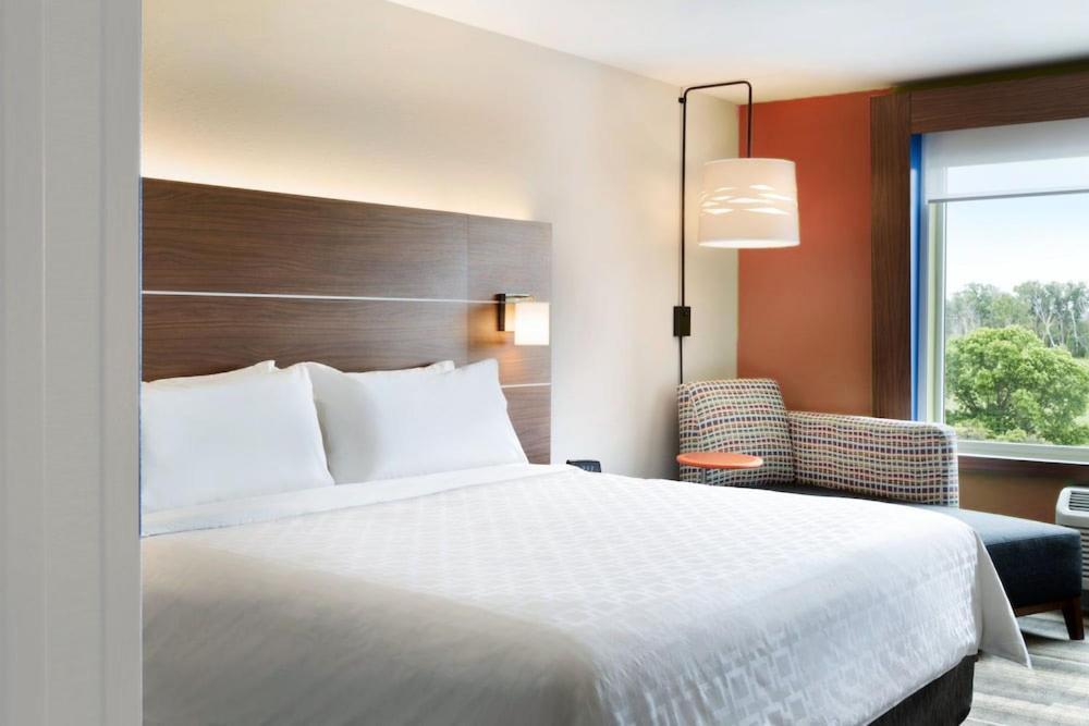 Holiday Inn Express & Suites - Nashville Metrocenter Downtown By Ihg Exterior foto
