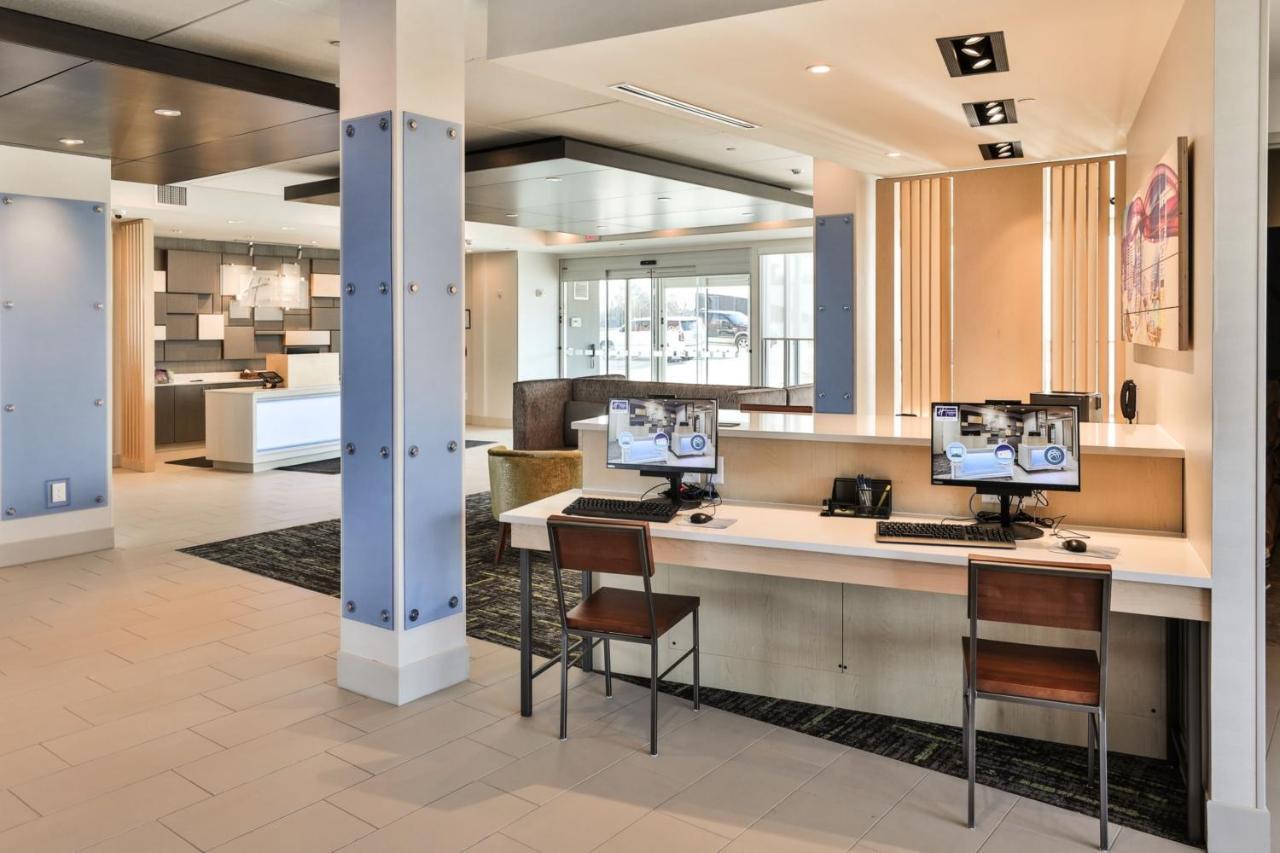 Holiday Inn Express & Suites - Nashville Metrocenter Downtown By Ihg Exterior foto